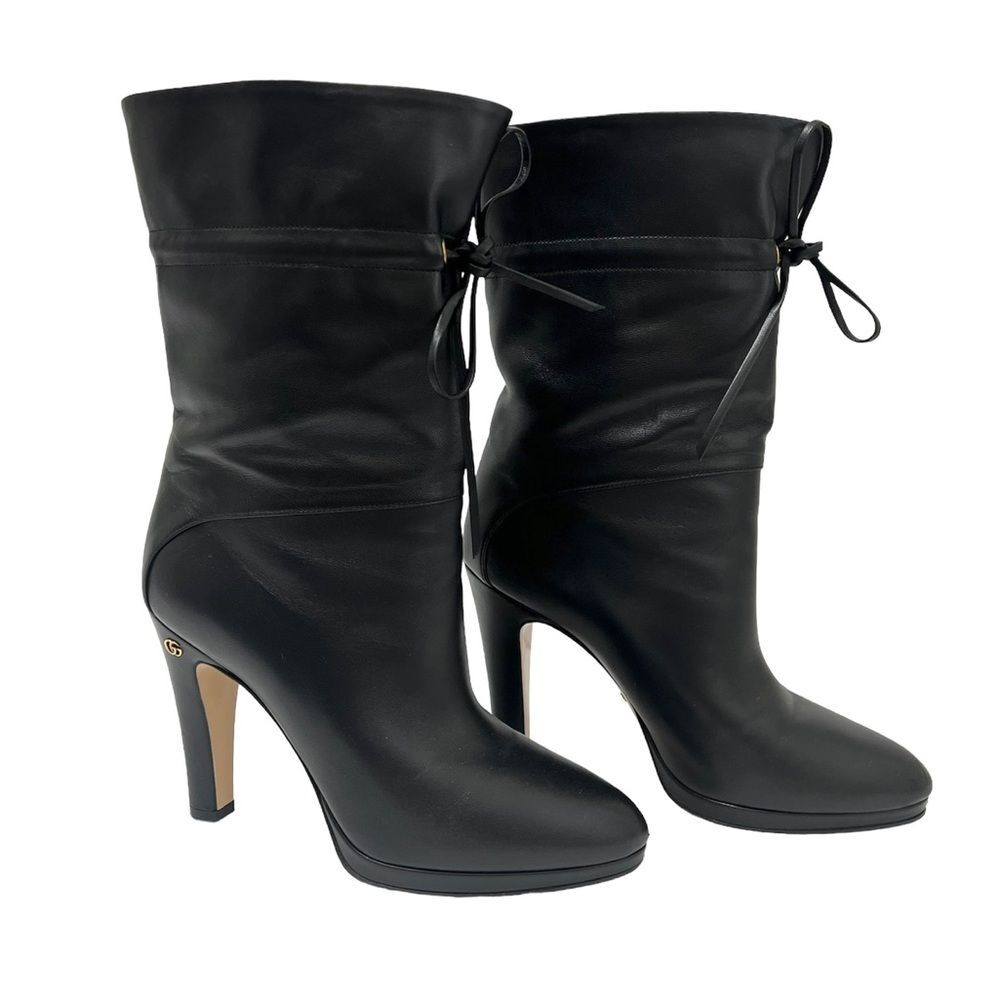 Gucci Black Ankle Boots with Sleek Design and Medium Heels